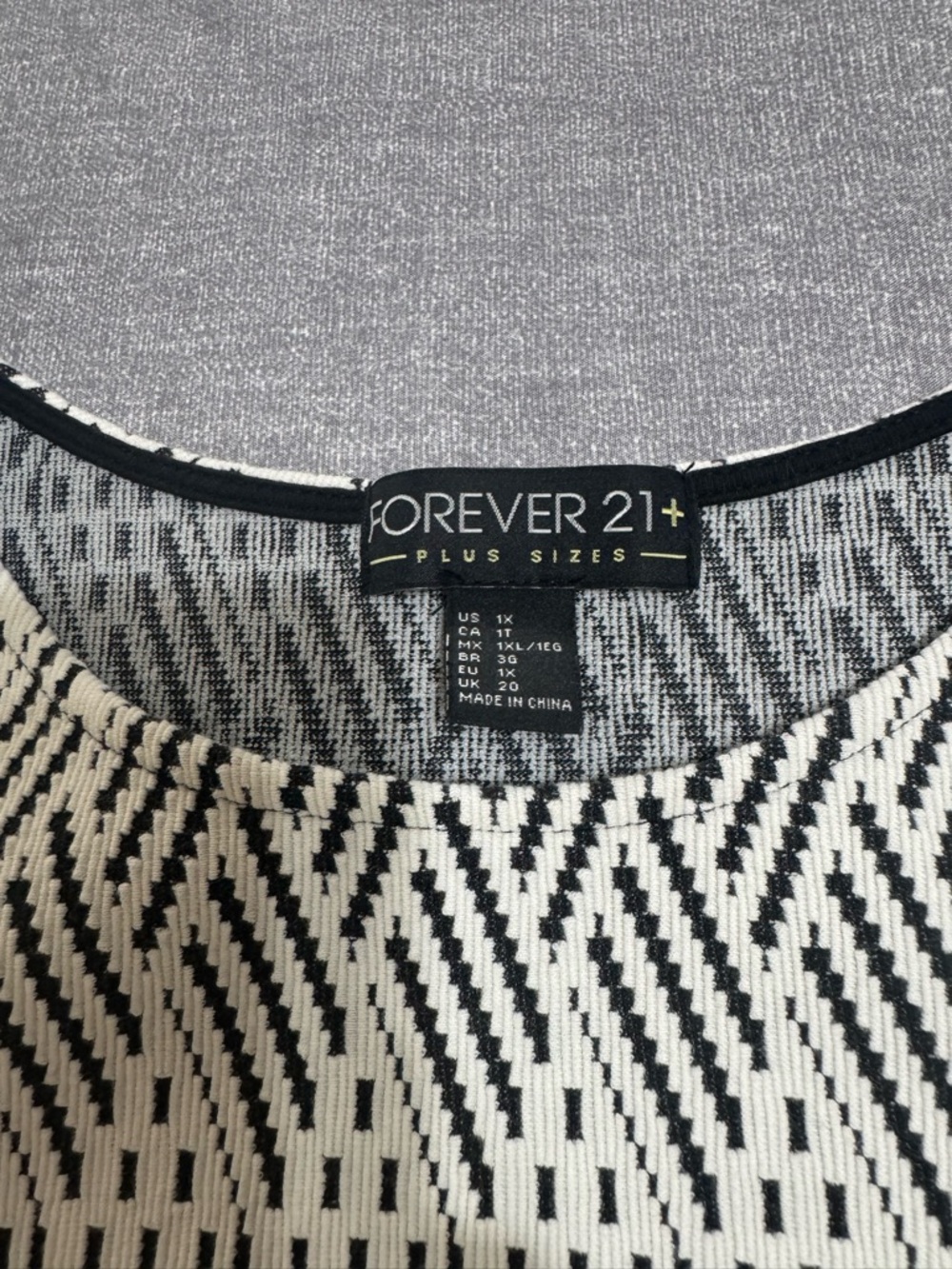 Forever 21 Black & White Geometric Crop Top and Mini Skirt Set - Picture 3 of 6